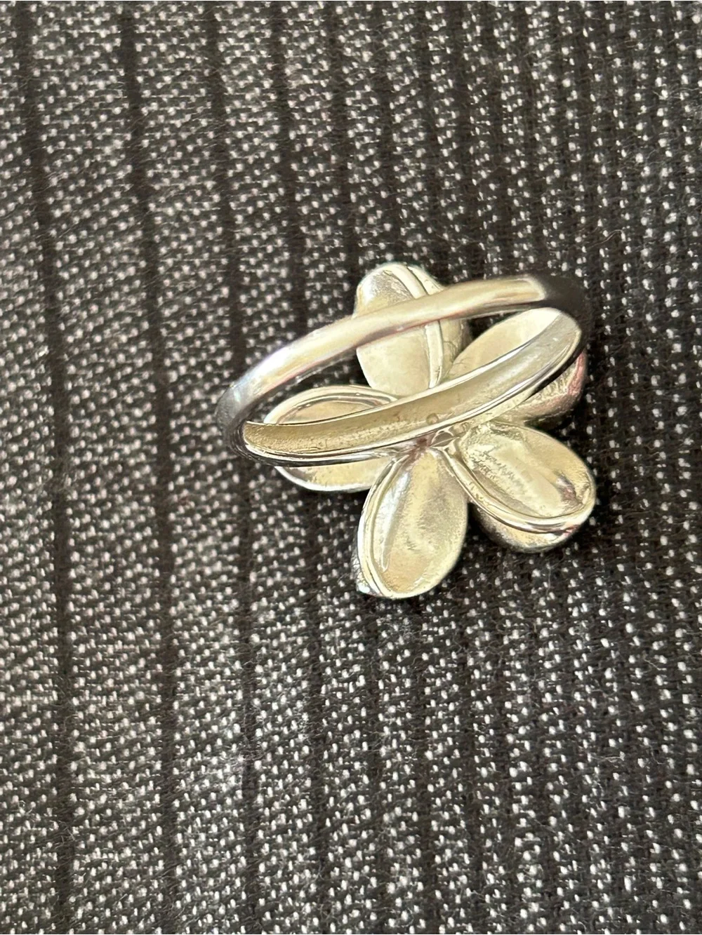 N/A chic silver